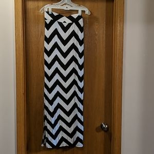 ANA (a new approach) zigzag pattern long skirt